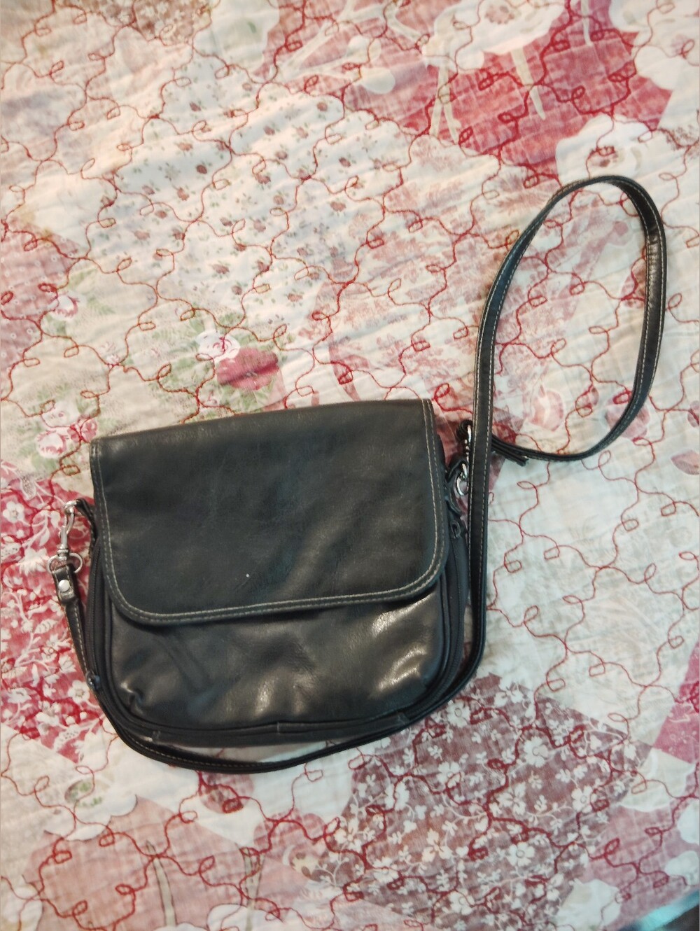 Buxton Small Crossbody Shoulder Bag Black Leather
